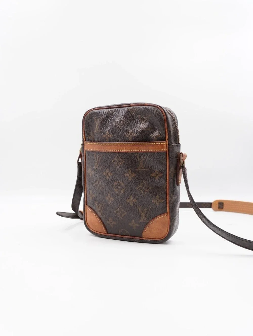 Louis Vuitton size approx
